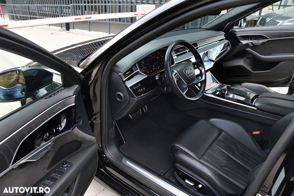 Audi A8 - 8