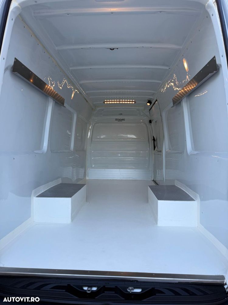 Mercedes-Benz Sprinter - 5