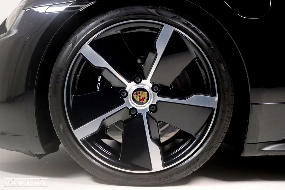 Porsche Taycan GTS - 8