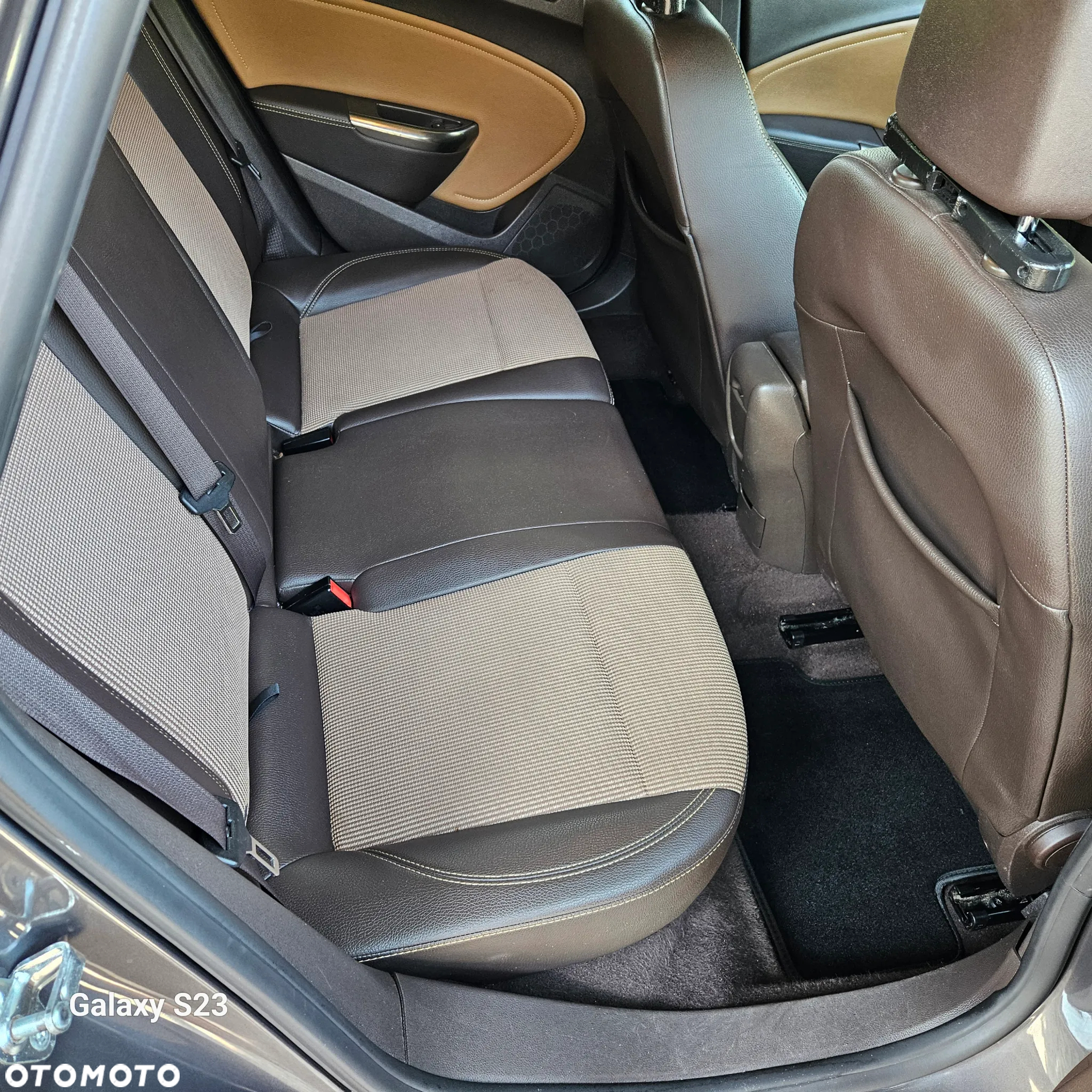 Opel Astra IV 1.4 T Cosmo - 25