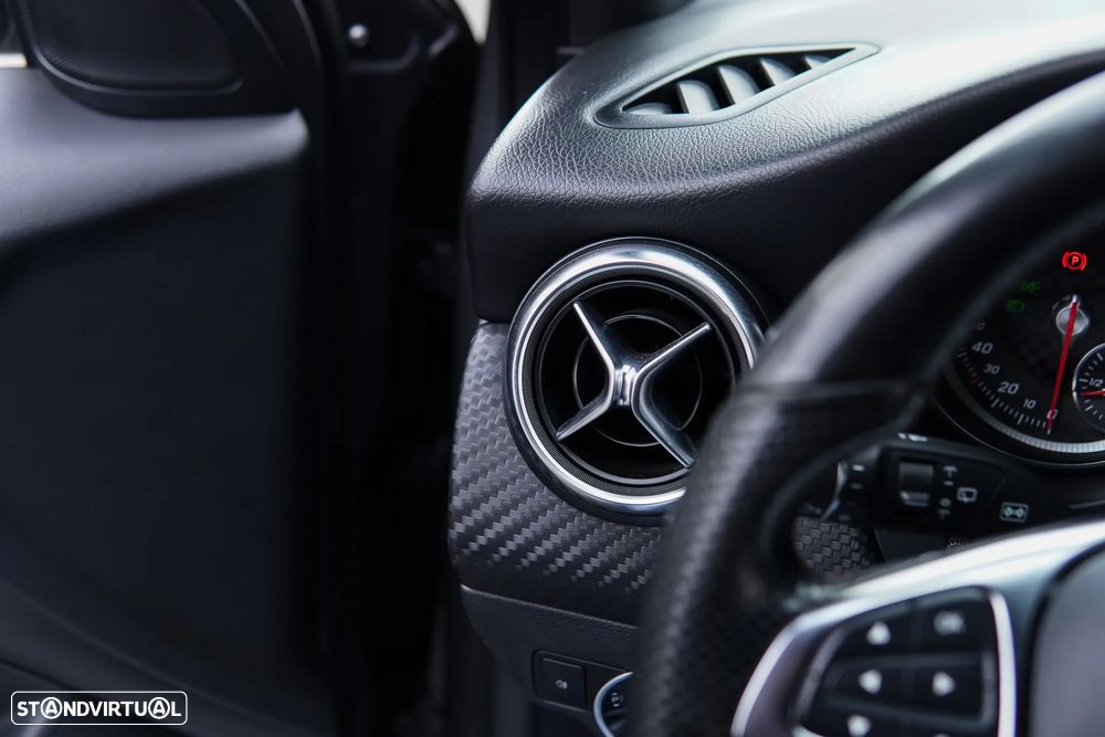 Mercedes-Benz A 180 d AMG Line - 55