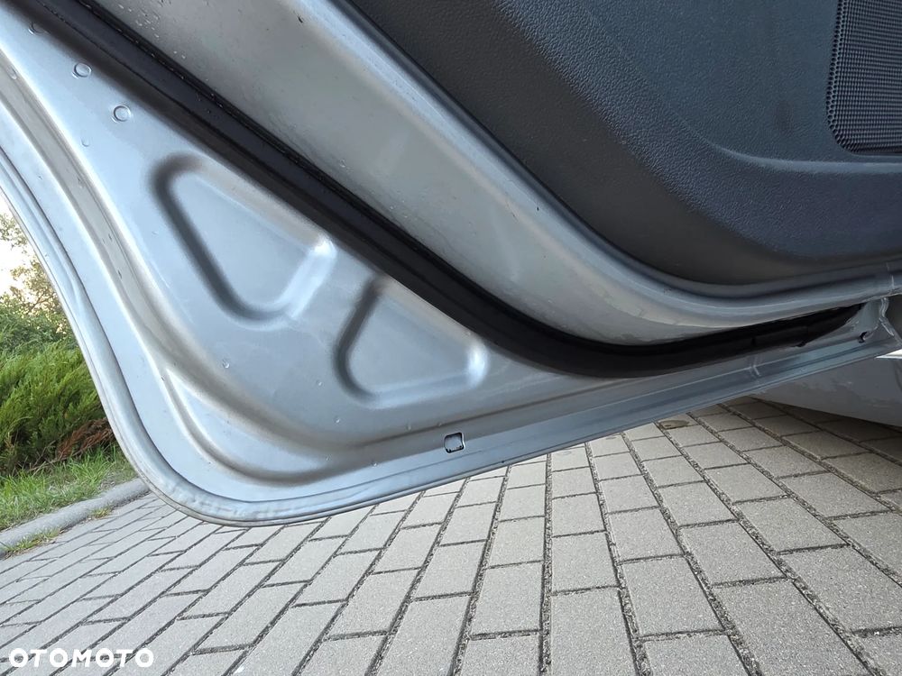 Ford Focus 1.6 16V Style - 9