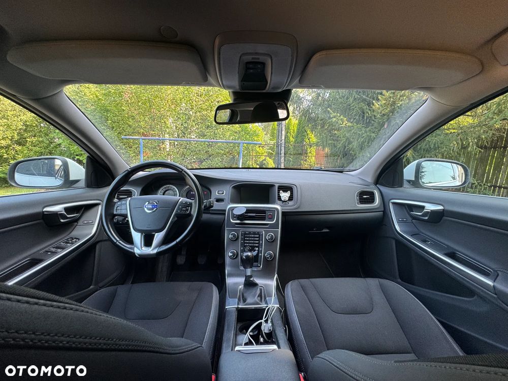 Volvo V60 D3 Momentum - 8