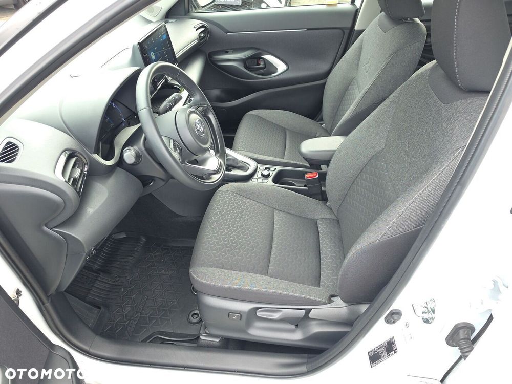 Toyota Yaris Cross Hybrid 1.5 Comfort 4x4 - 11