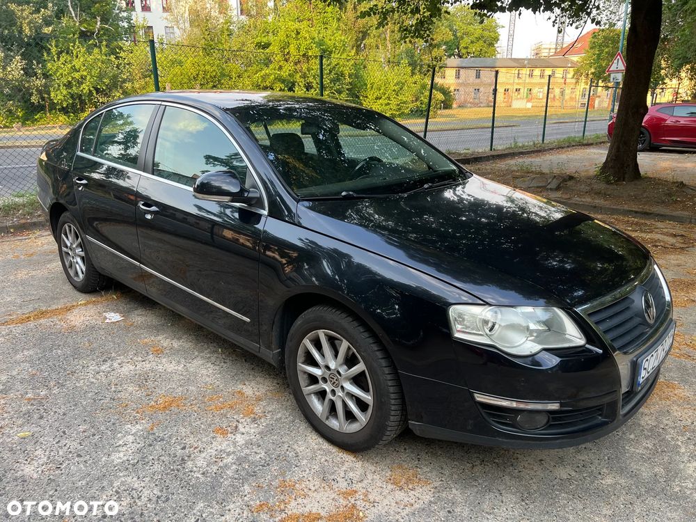 Volkswagen Passat 2.0 FSI Comfortline - 1