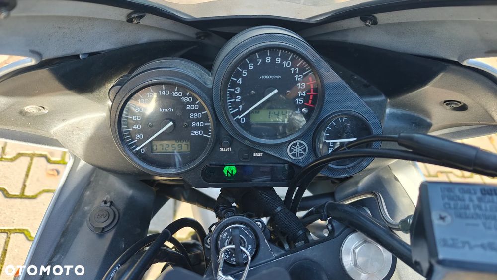 Yamaha FZS - 5
