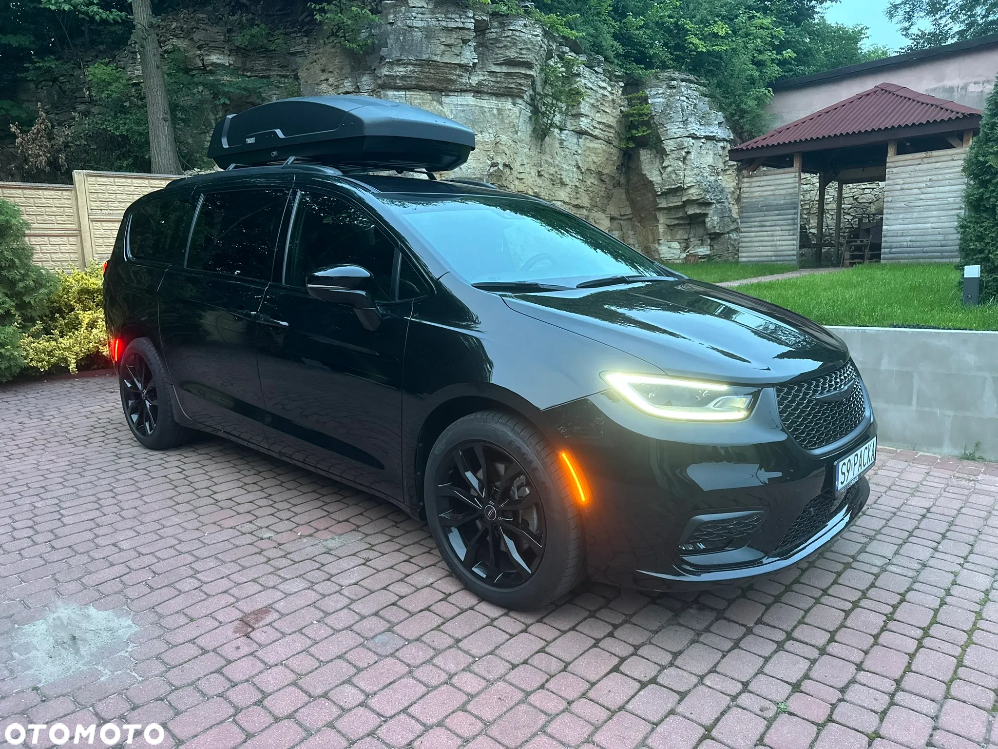 Chrysler Pacifica - 17