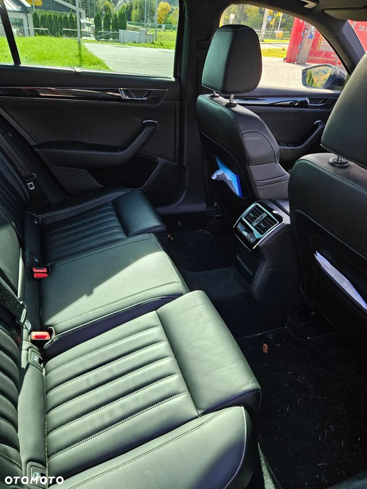 Skoda Superb 2.0 TDI 4x4 L&K DSG - 6