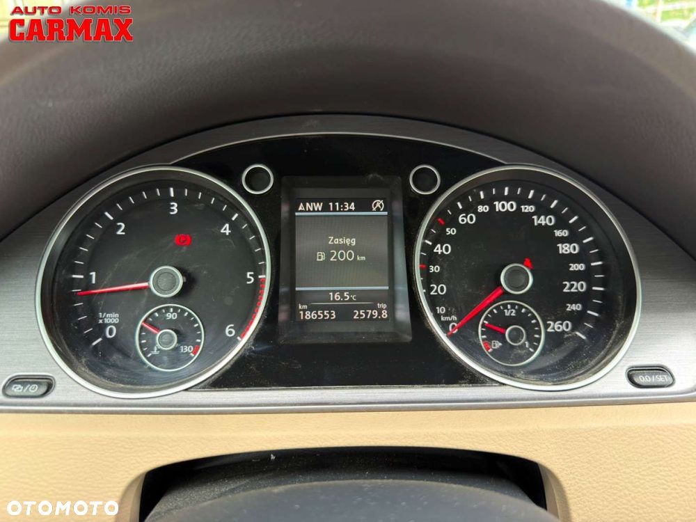 Volkswagen Passat - 26