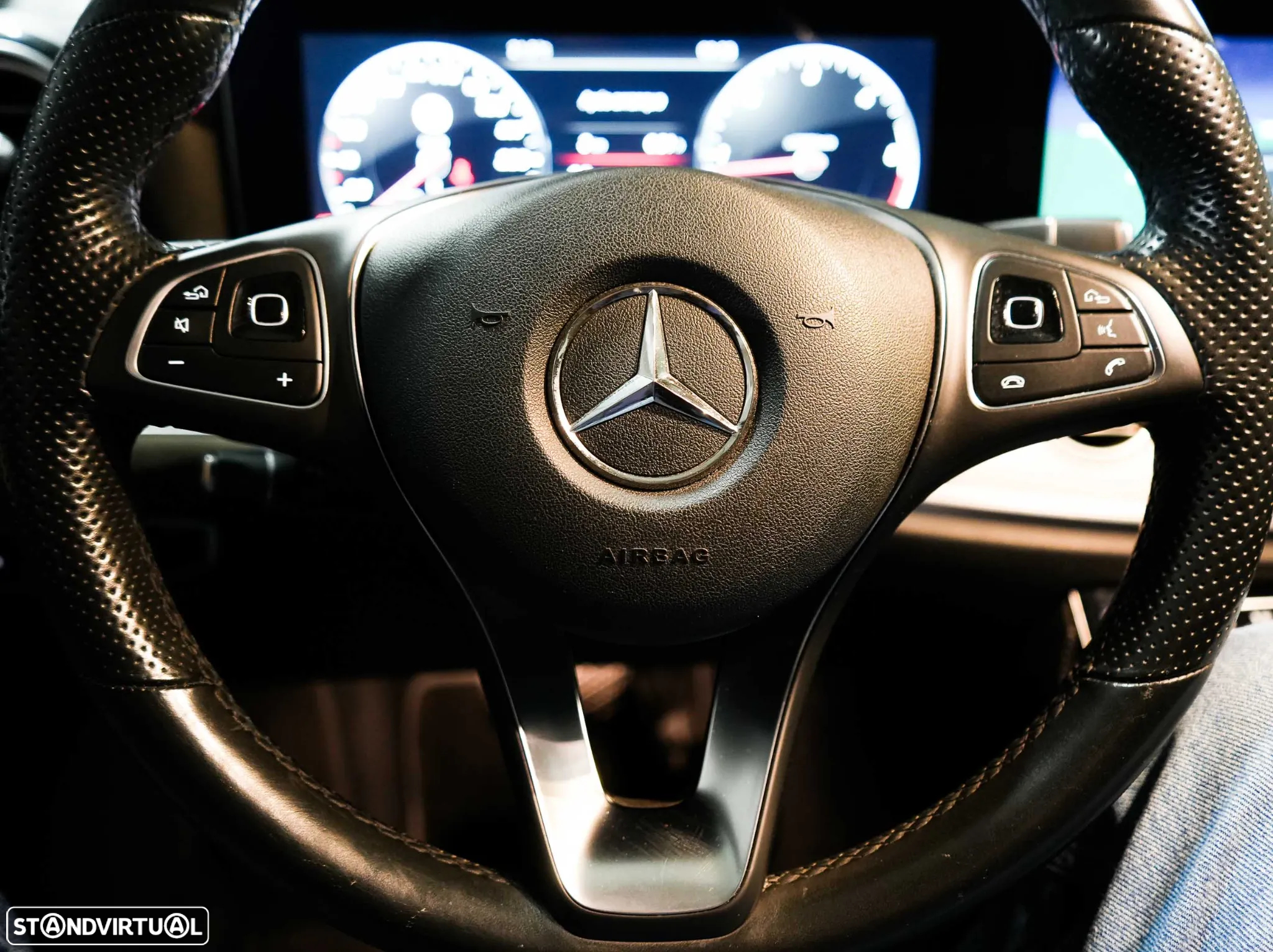 Mercedes-Benz E 220 d Avantgarde+ - 28