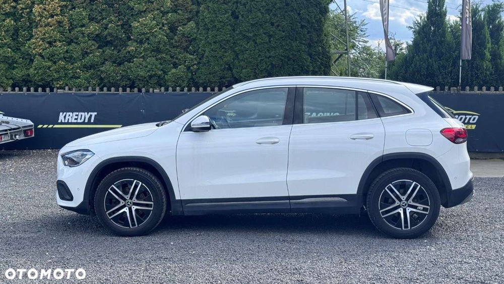 Mercedes-Benz GLA - 8