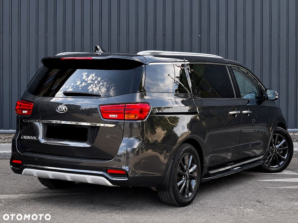 Kia Carnival - 5