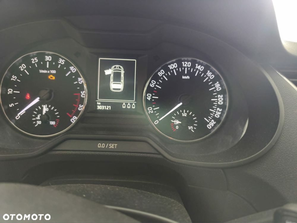 Skoda Octavia 1.6 TDI Style DSG - 10