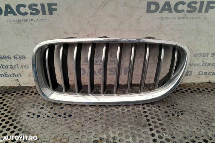 Grila bara fata stanga 7412323 BMW Seria 5 F11  [din 2009 pana  2013] - 4