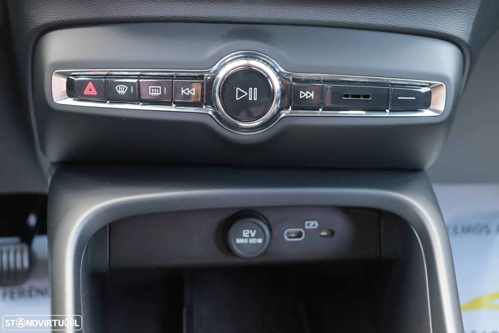 Volvo XC 40 Recharge Core - 19