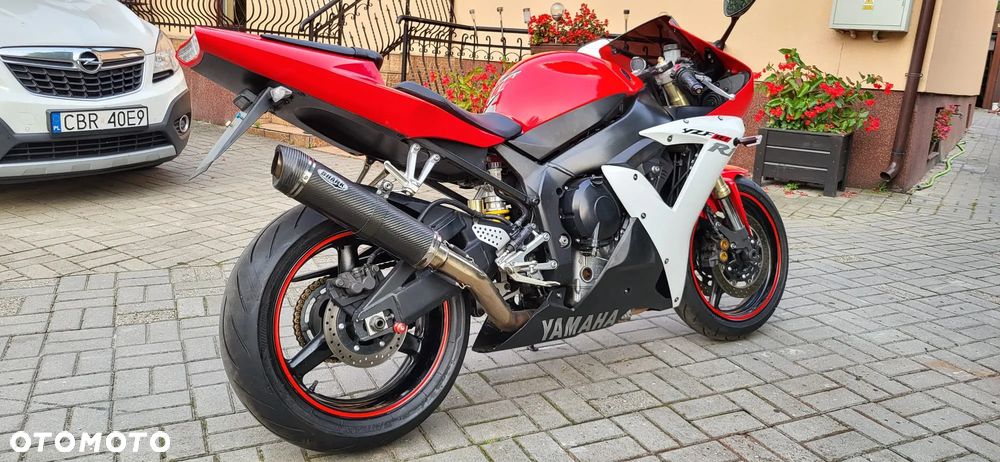 Yamaha R1 - 17