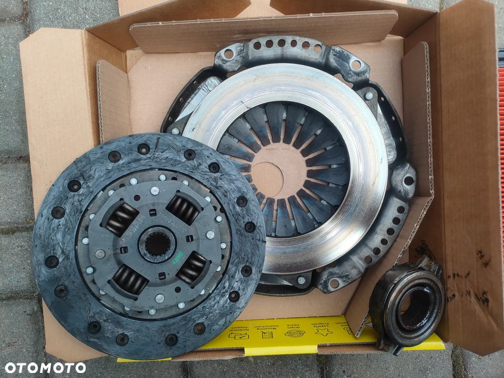 Nissan Almera 1.5 visia - 14