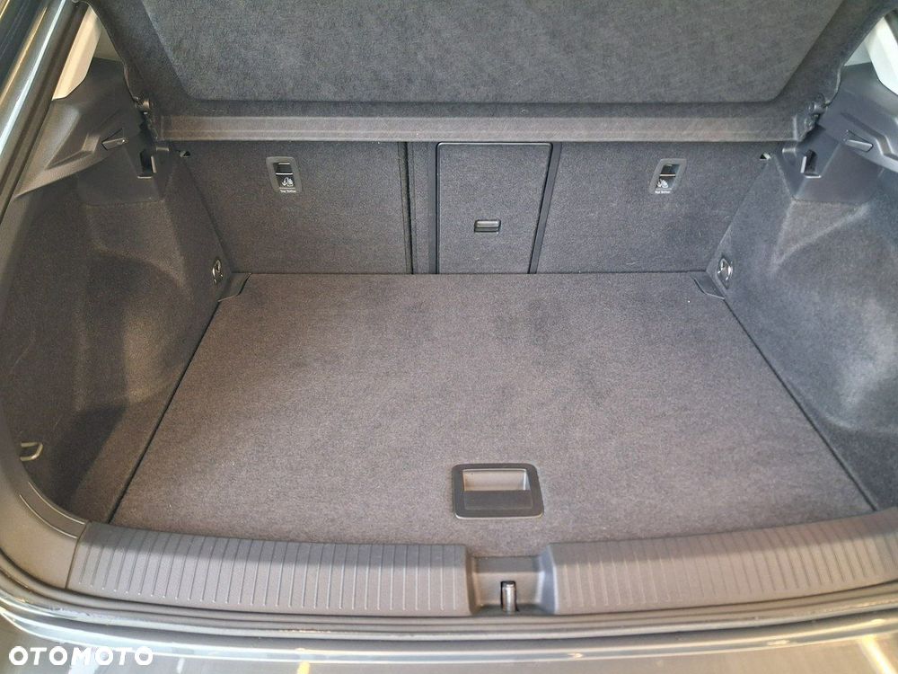 Volkswagen T-Roc - 13