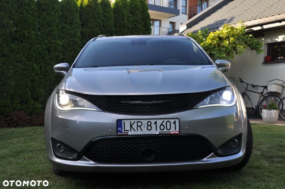 Chrysler Pacifica - 35