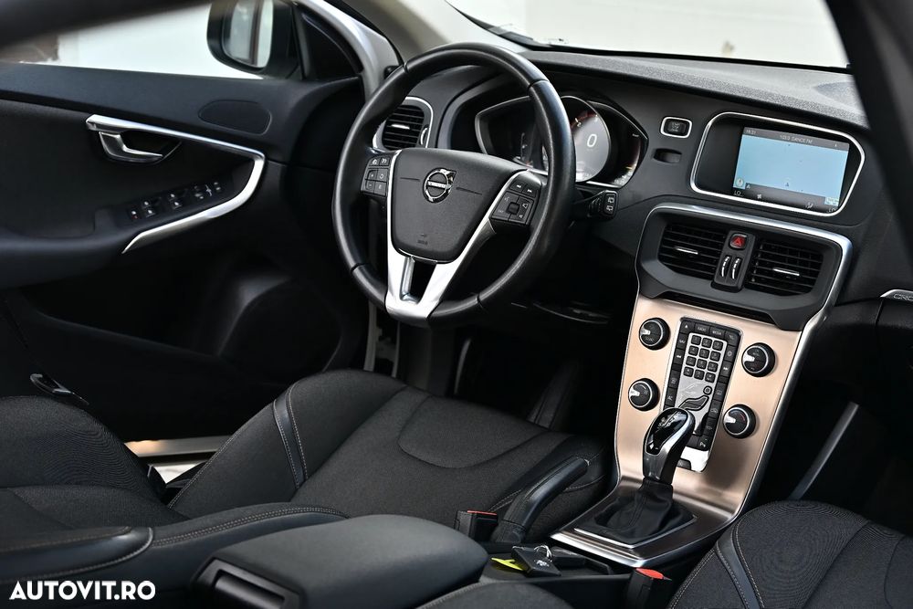 Volvo V40 D2 Geartronic Momentum - 9