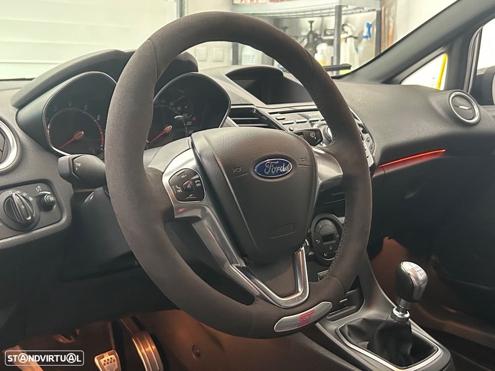 Ford Fiesta 1.6 T ST — fotografia 11