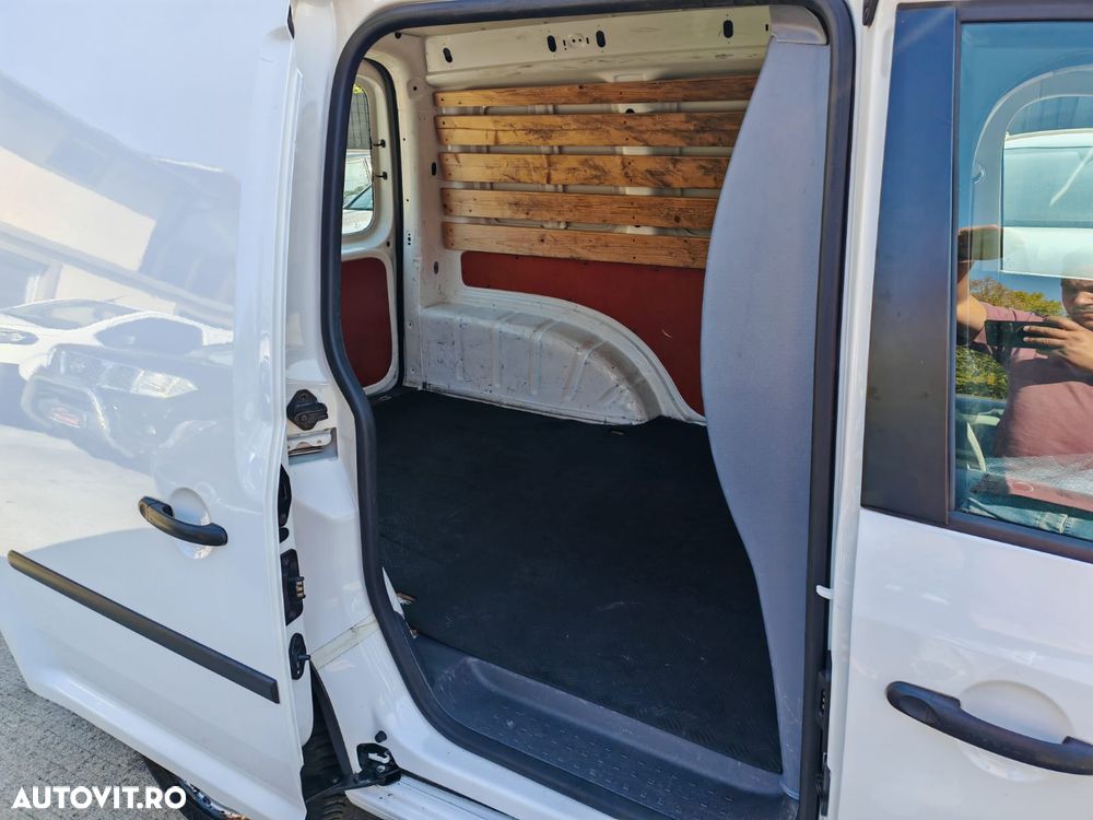 Volkswagen Caddy - 8