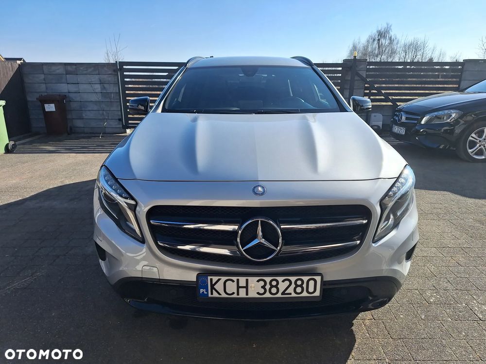 Mercedes-Benz GLA 200 d - 19