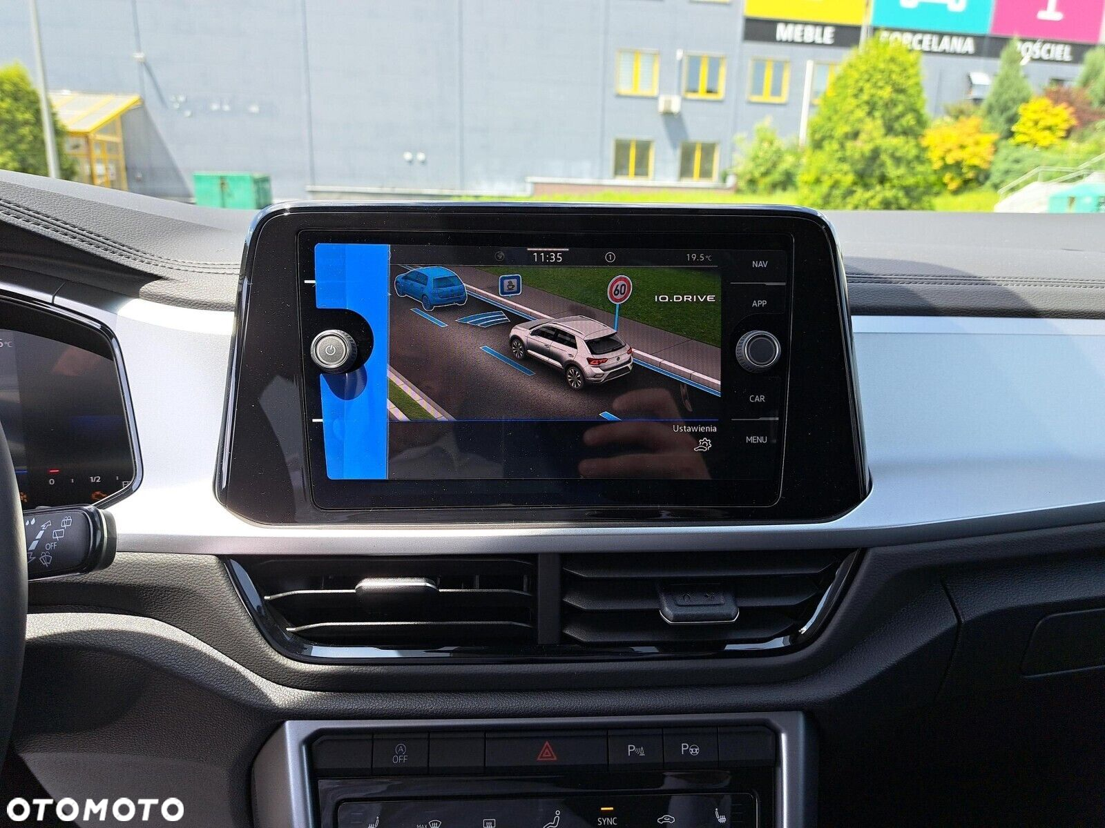 Volkswagen T-Roc 1.5 TSI Life Plus DSG - 11
