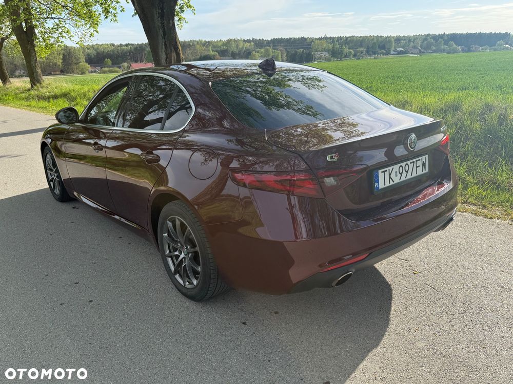 Alfa Romeo Giulia 2.0 Turbo 16V AT8-Q4 Ti - 5