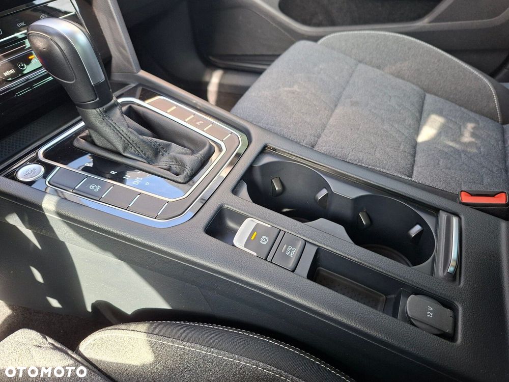 Volkswagen Passat - 19