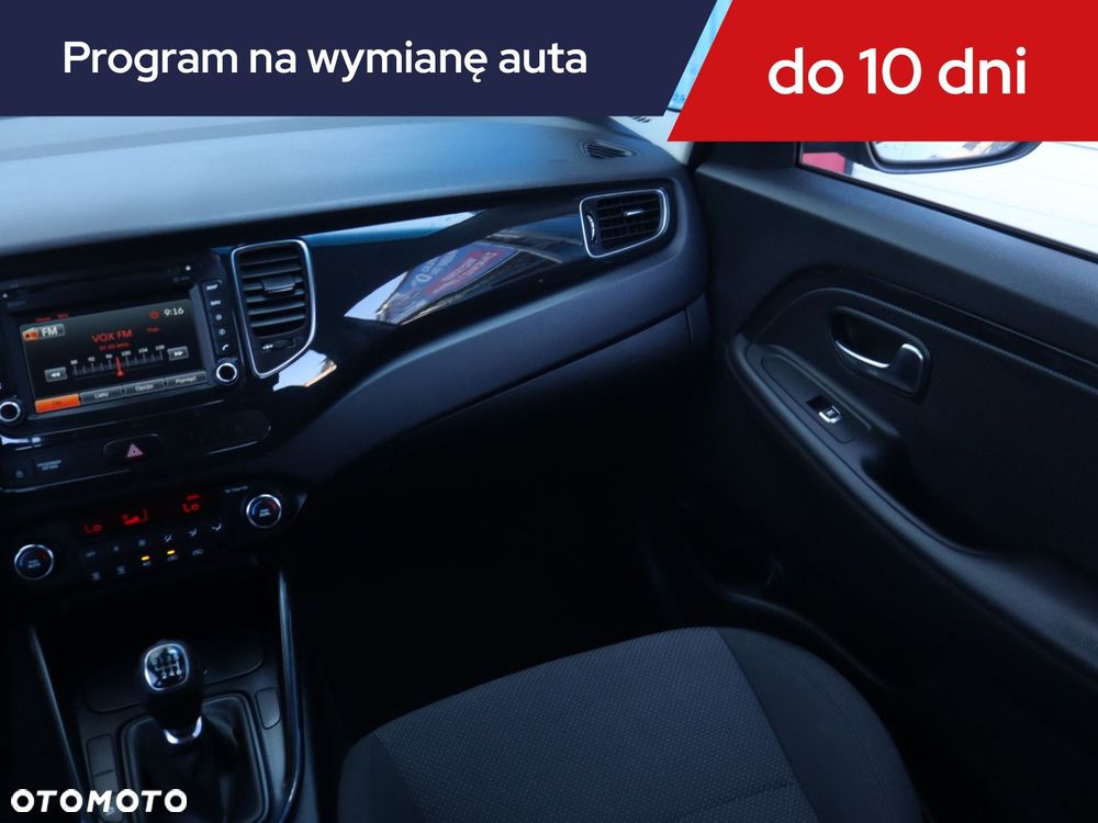 Kia Carens - 10
