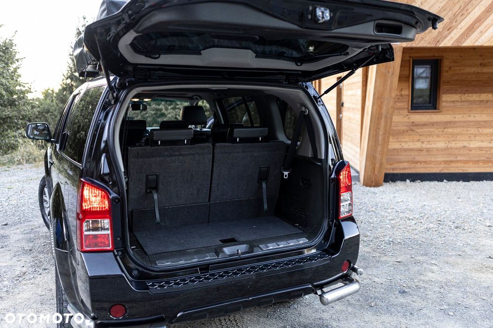 Nissan Pathfinder - 16