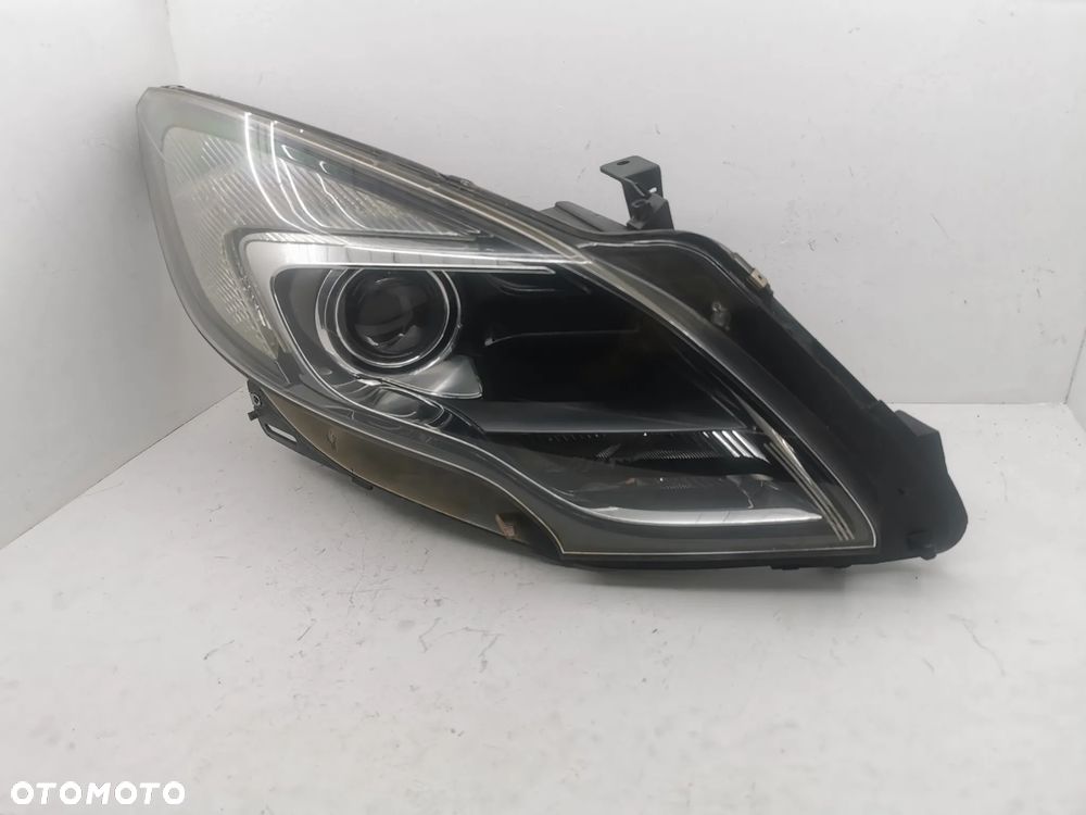 Lampa Opel Zafira C soczewka 13278772rh  030126320200 prawa przednia