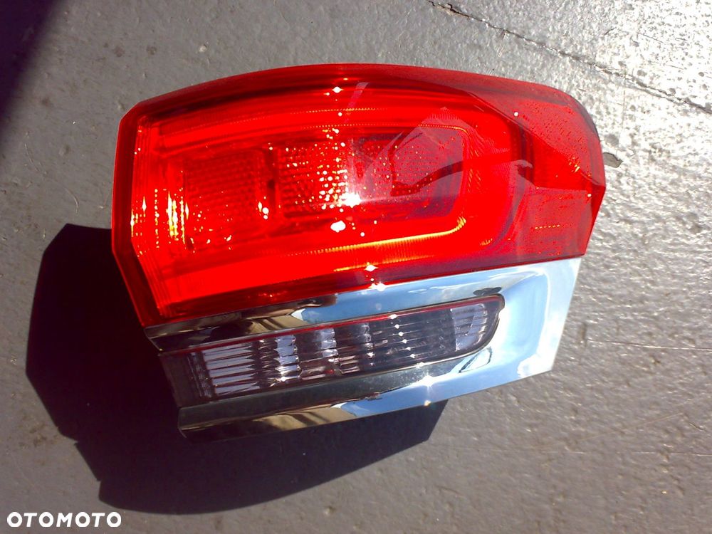 jeep grand cherokee wk2 iv 2014 - lampa tylna tył prawa idealna - 1