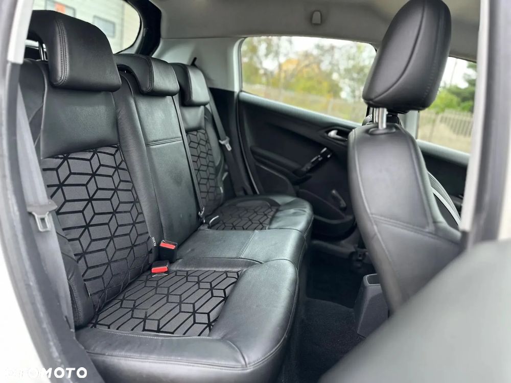 Peugeot 208 e-HDi FAP 92 Stop&Start Allure - 11