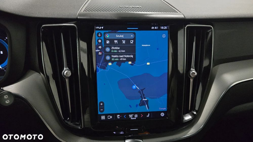 Volvo XC 60 B4 B Plus Dark - 28