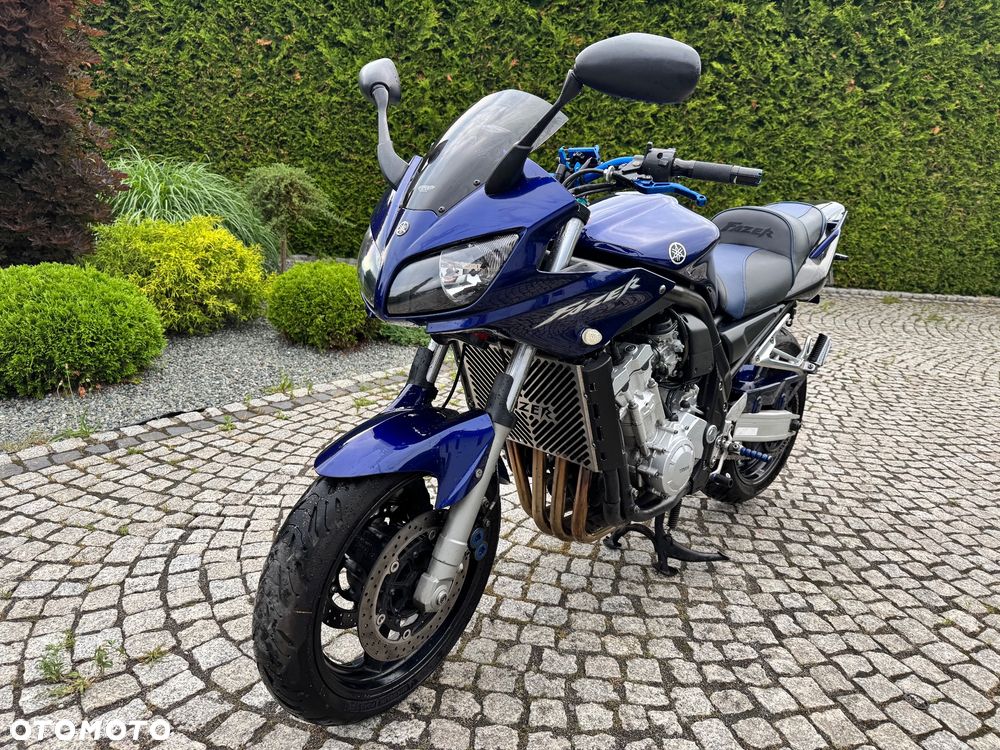Yamaha FZS - 2