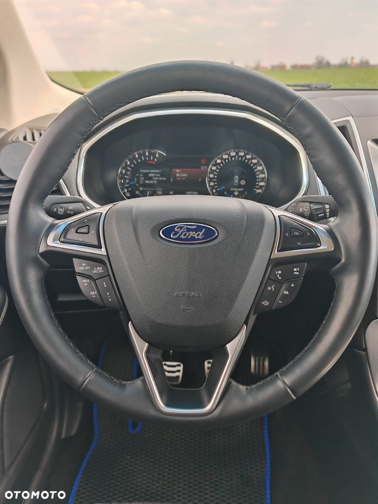 Ford Edge 2.0 TDCi 4WD Titanium - 2