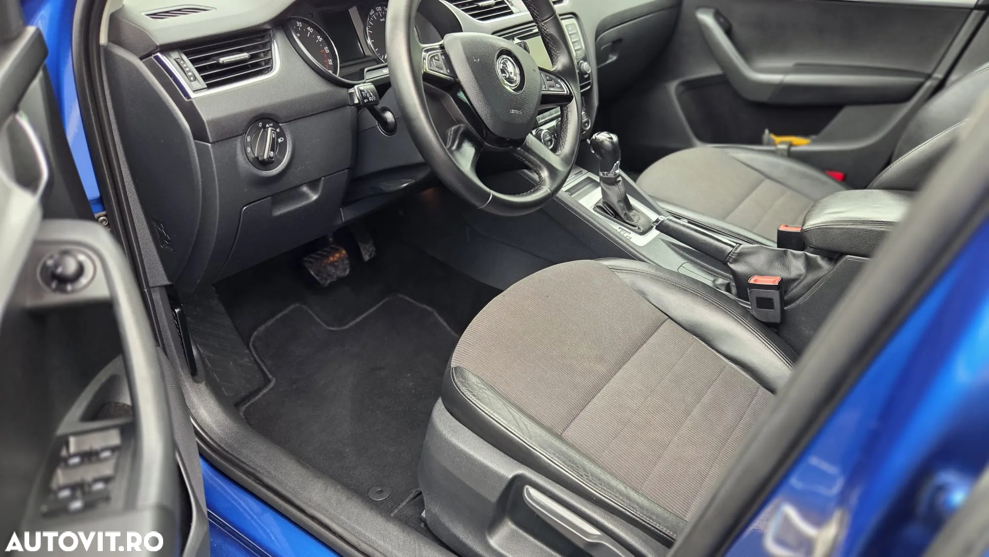 Skoda Octavia Combi Diesel 1.6 TDI DSG Style - 7