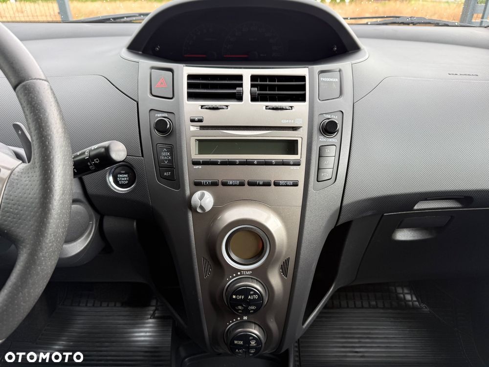 Toyota Yaris - 28
