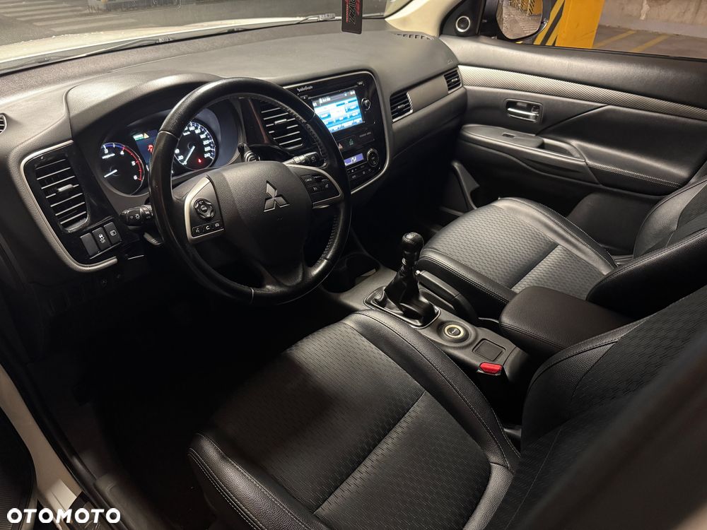 Mitsubishi Outlander - 7