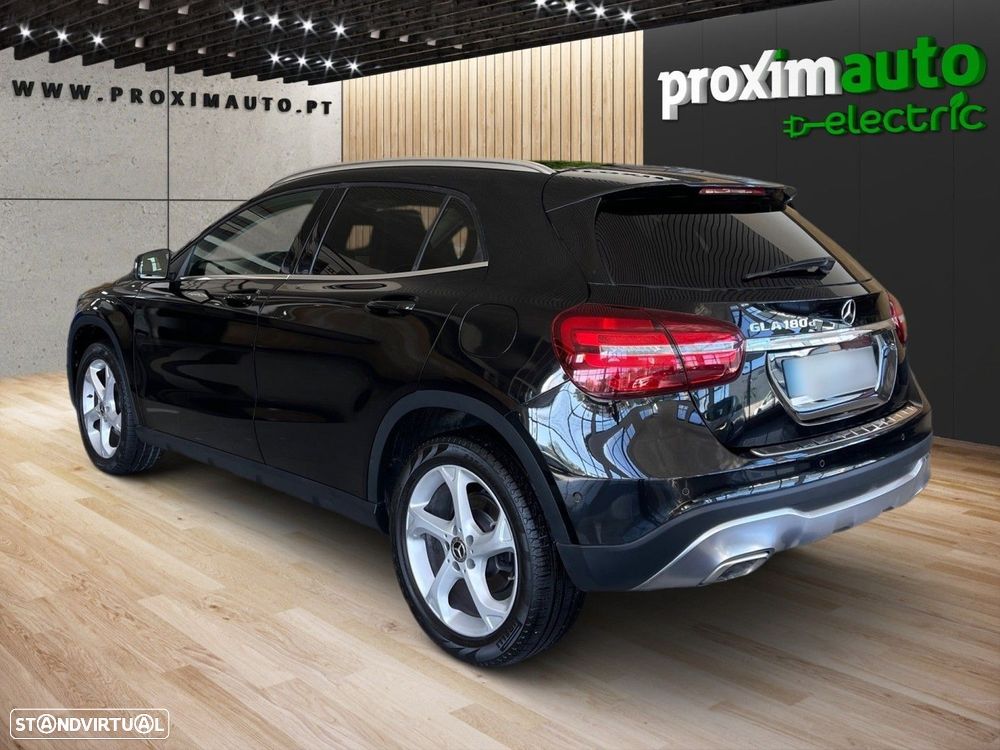 Mercedes-Benz GLA 180 d Aut. - 12