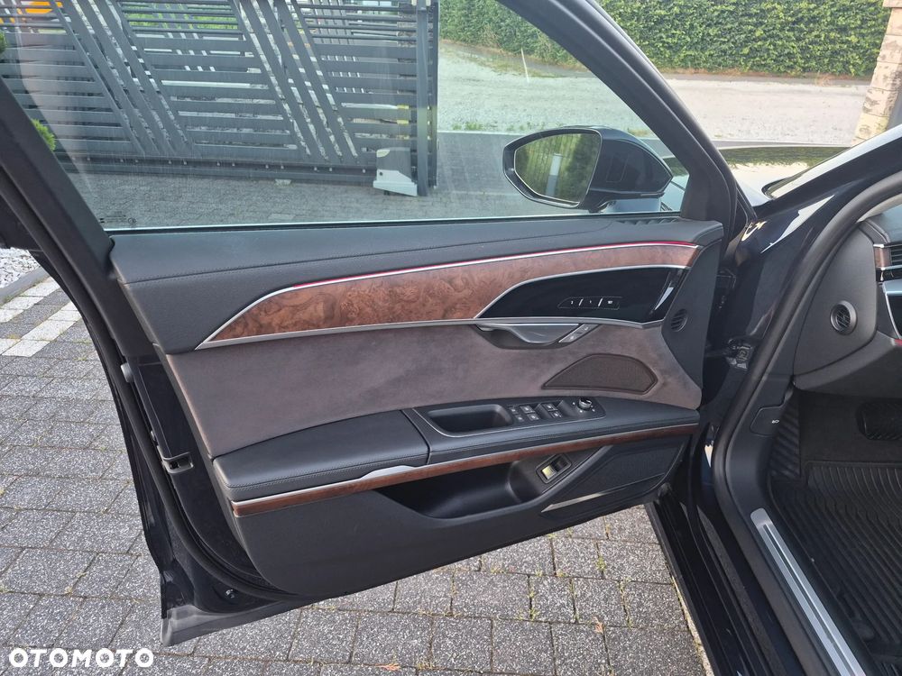 Audi A8 L 55 TFSI quattro tiptronic - 12