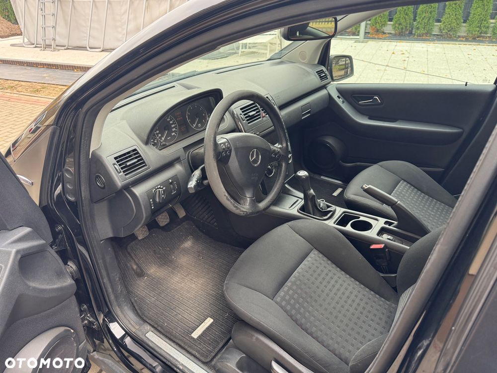 Mercedes-Benz Klasa A 160 BlueEFFICIENCY - 17