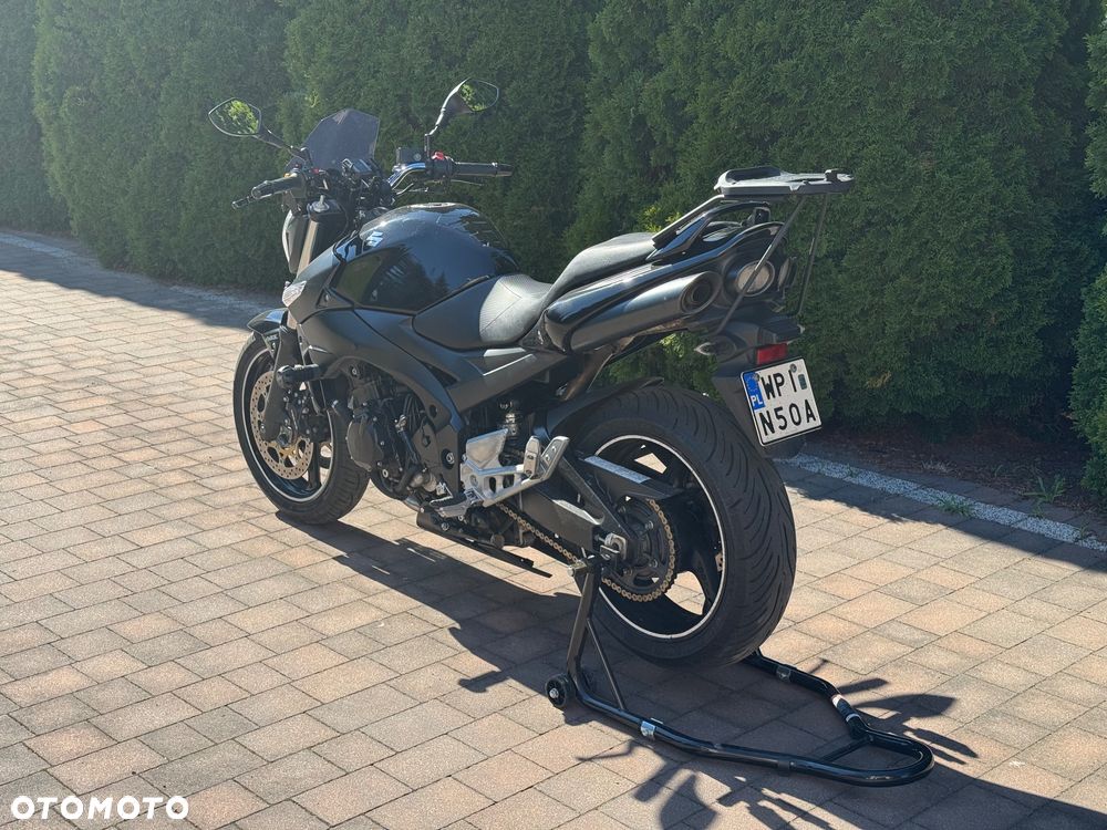 Suzuki GSR - 30