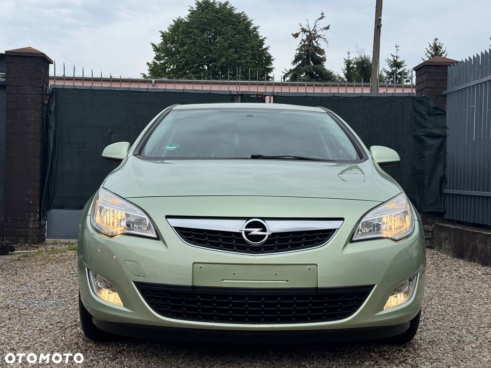 Opel Astra 1.4 Turbo 150 Jahre - 3