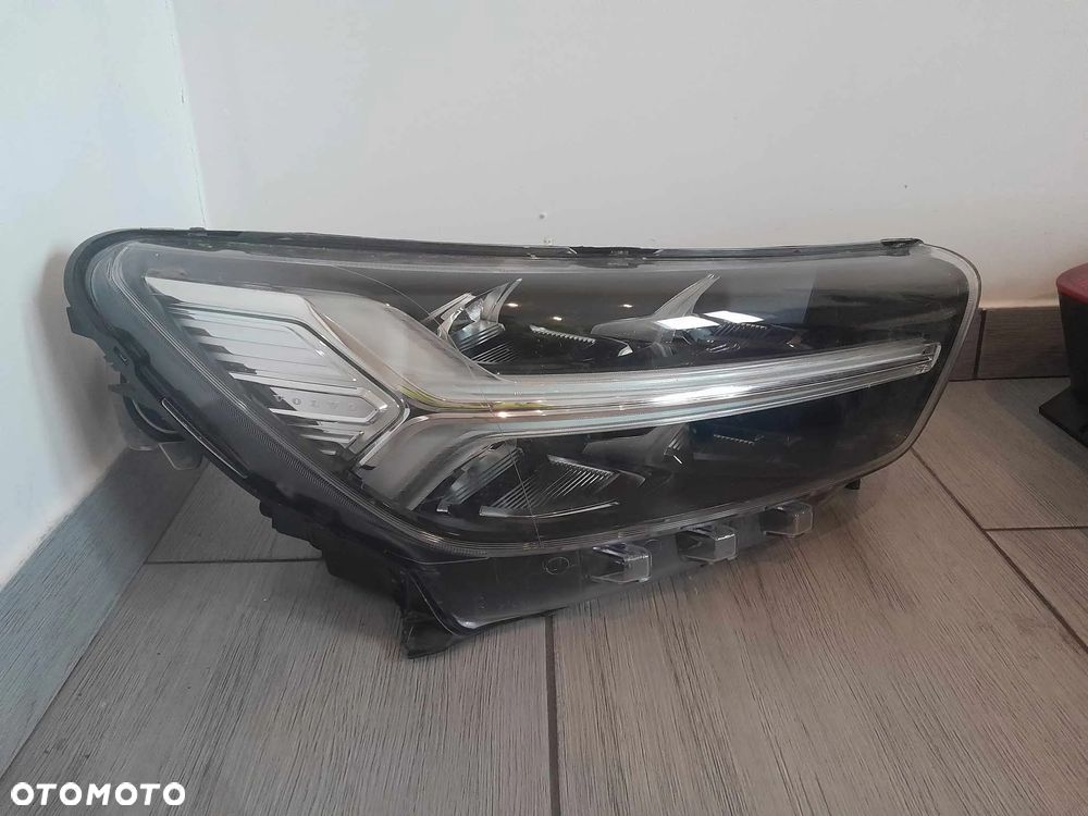 LAMPA PRAWA PRZEDNIA PRZÓD VOLVO XC40 II 18- FULL LED 31655636 - 2