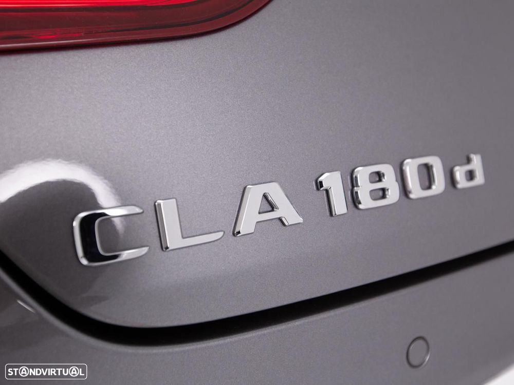 Mercedes-Benz CLA 180 d Shooting Brake AMG Line Aut. - 14