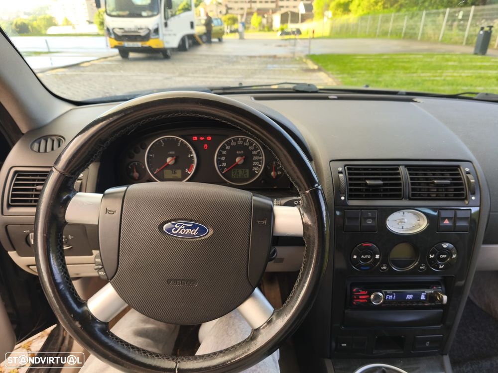 Ford Mondeo 2.0 TDCi Ghia - 8