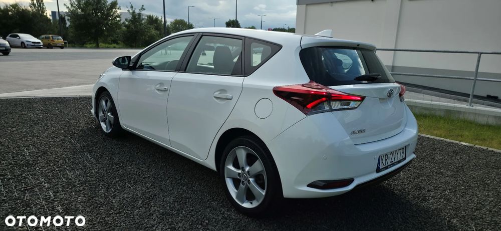 Toyota Auris 1.4 D-4D Premium - 6